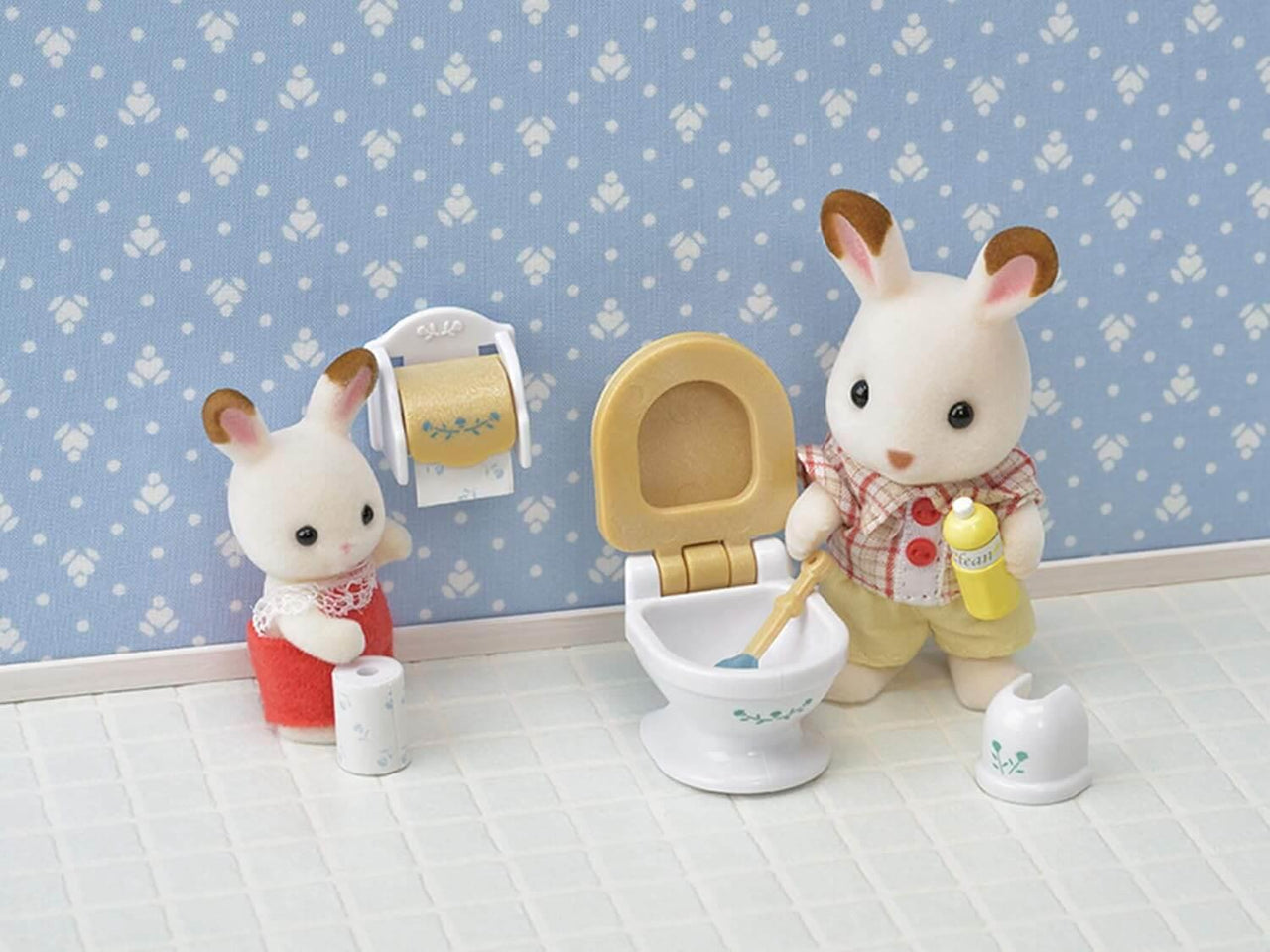 Sylvanian Families Country Bathroom Furniture Playset for Age 3 and Up