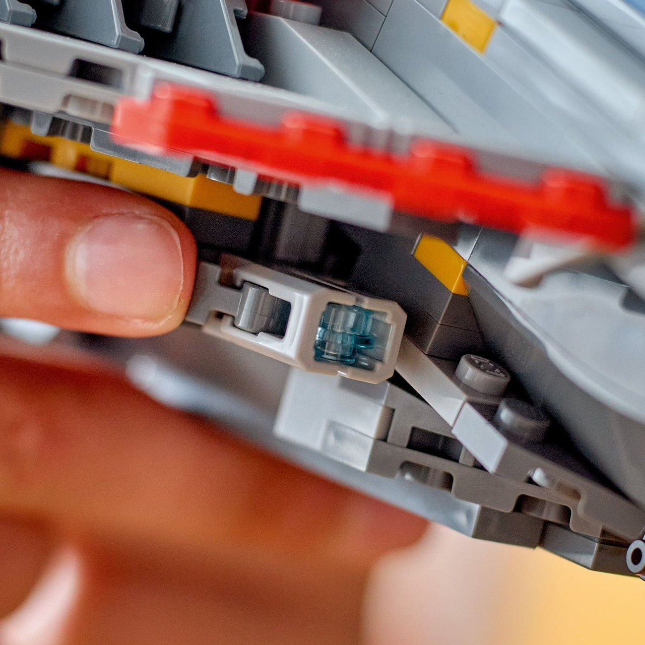 Lego Marvel 76325 Avengers: Age of Ultron Quinjet for Ages 12 and Up