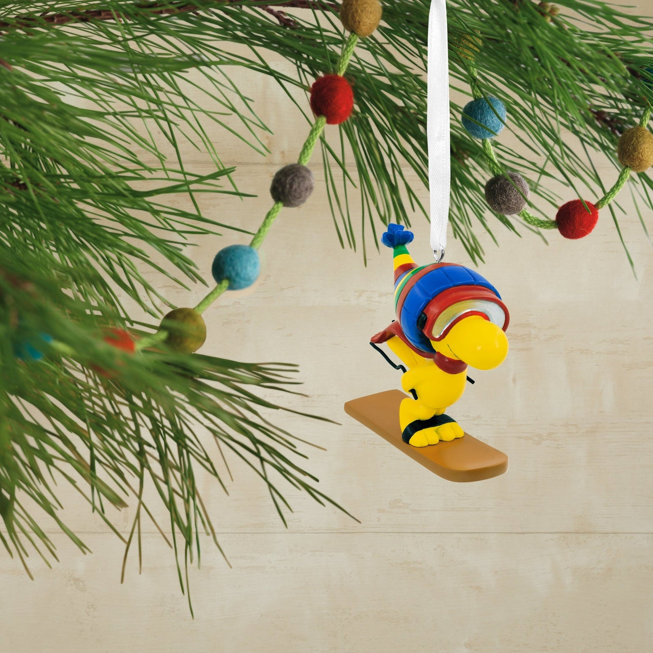 Collectable Peanuts Woodstock On Skis Ornament - Planet Toys