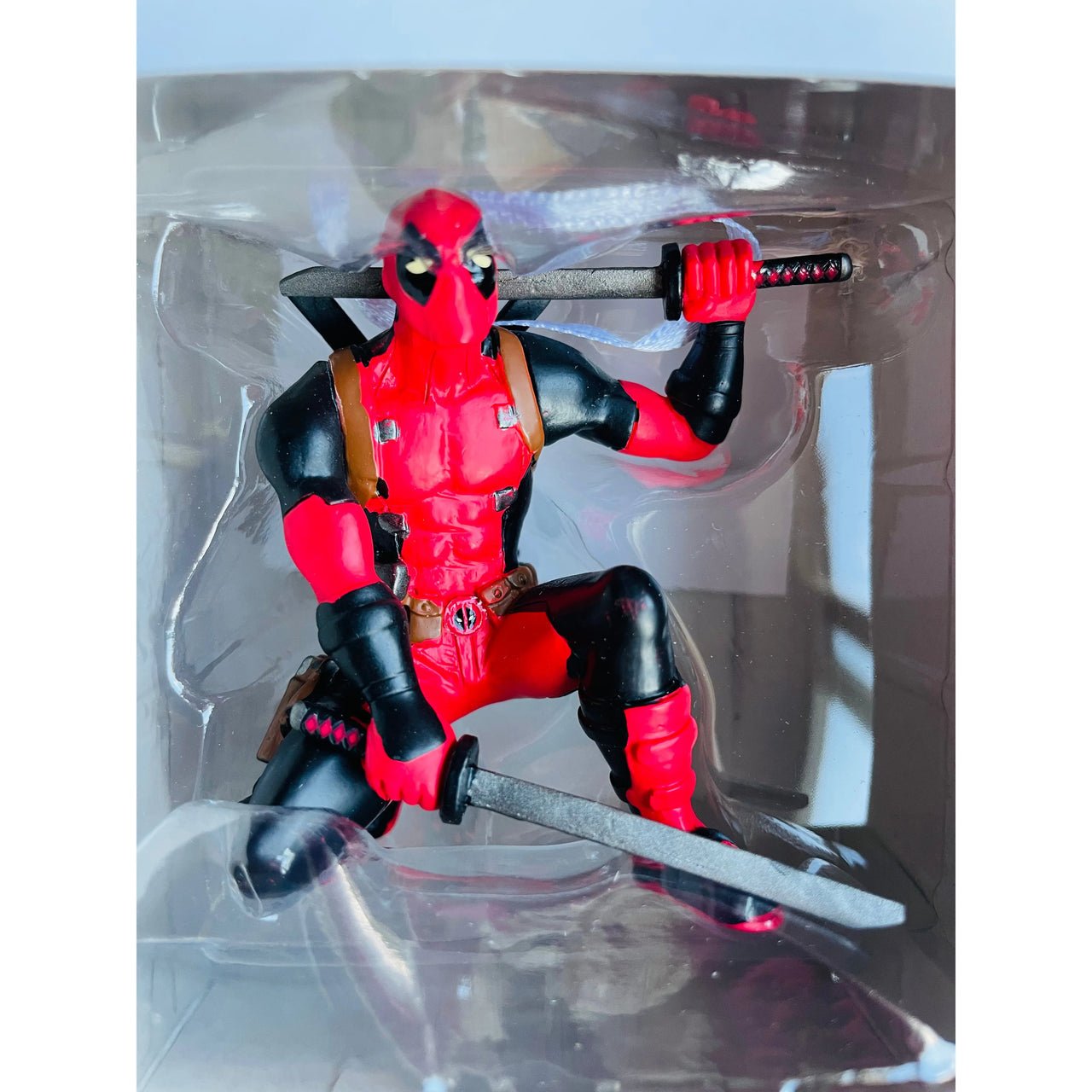 Hallmark Marvel Hanging Ornament Deadpool with Katana Swords & Pose - Planet Toys
